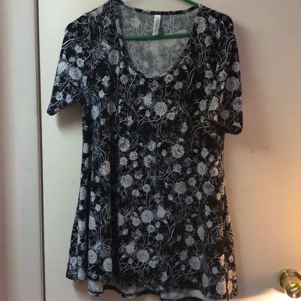 Lularoe perfect T
